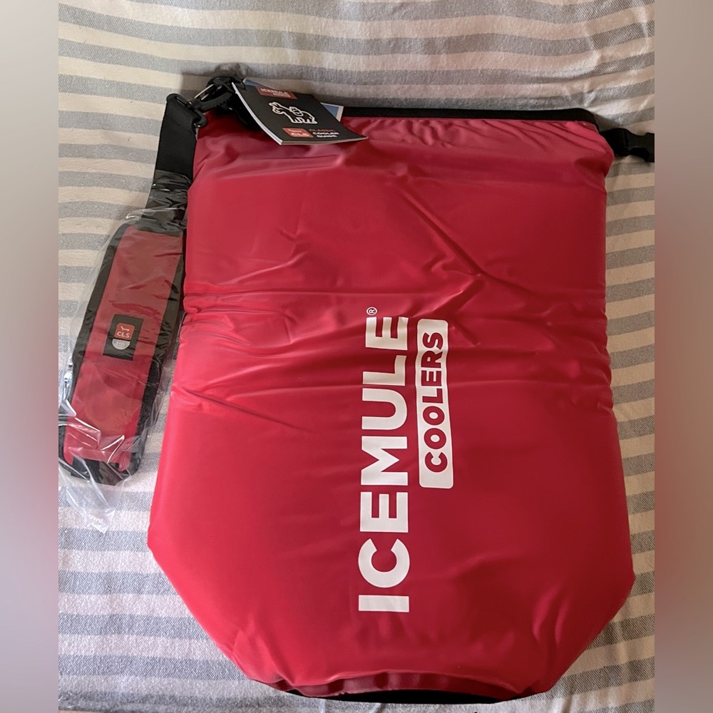 NWT ICE MULE JAUNT 15L Cooler Backpack in Crimson